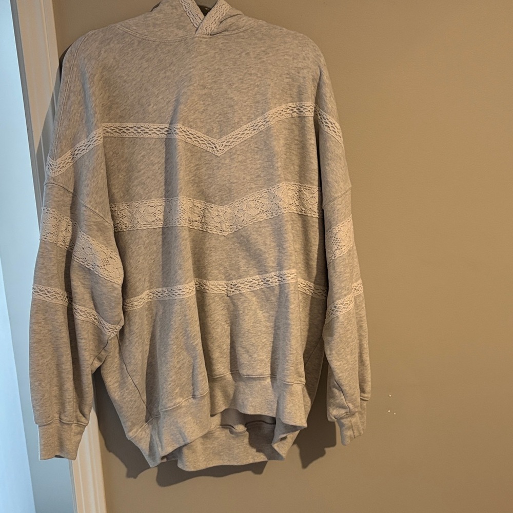 Abercrombie & Fitch Light Gray Off-the-Shoulder Sweater